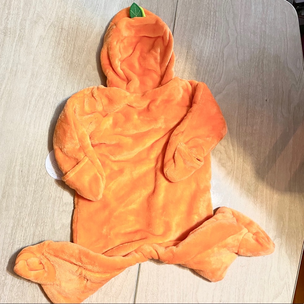 6-9m Warm Footed Halloween Pumpkin NWT - Picture 2 of 3
